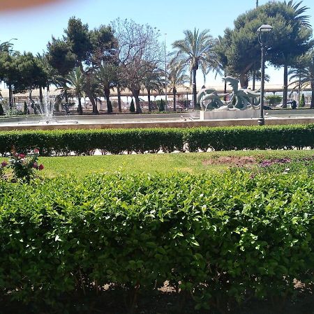 Espectacular Vivienda Junto A La Playa Y Paseo Maritimo En Алмерия Екстериор снимка