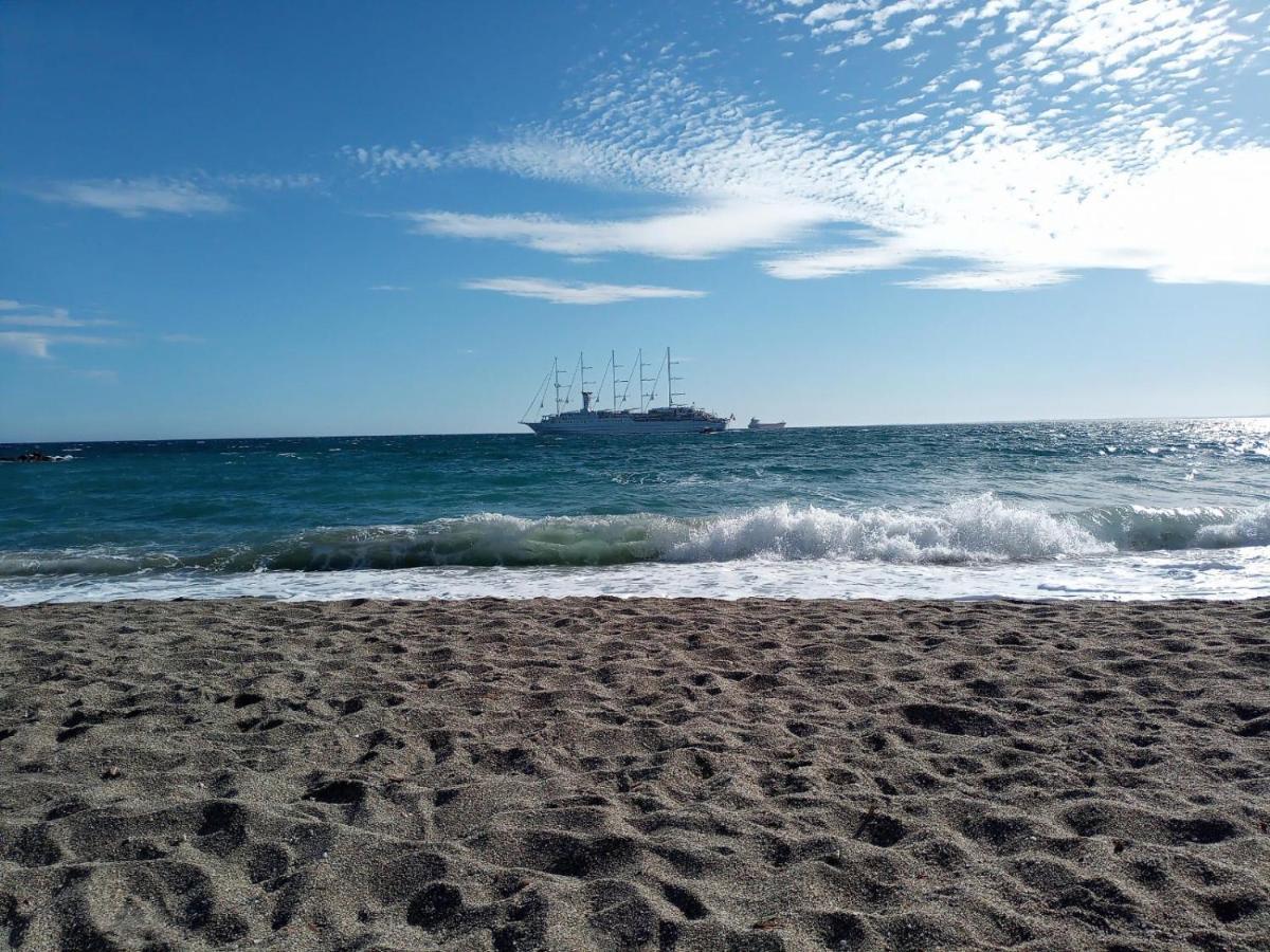 Espectacular Vivienda Junto A La Playa Y Paseo Maritimo En Алмерия Екстериор снимка