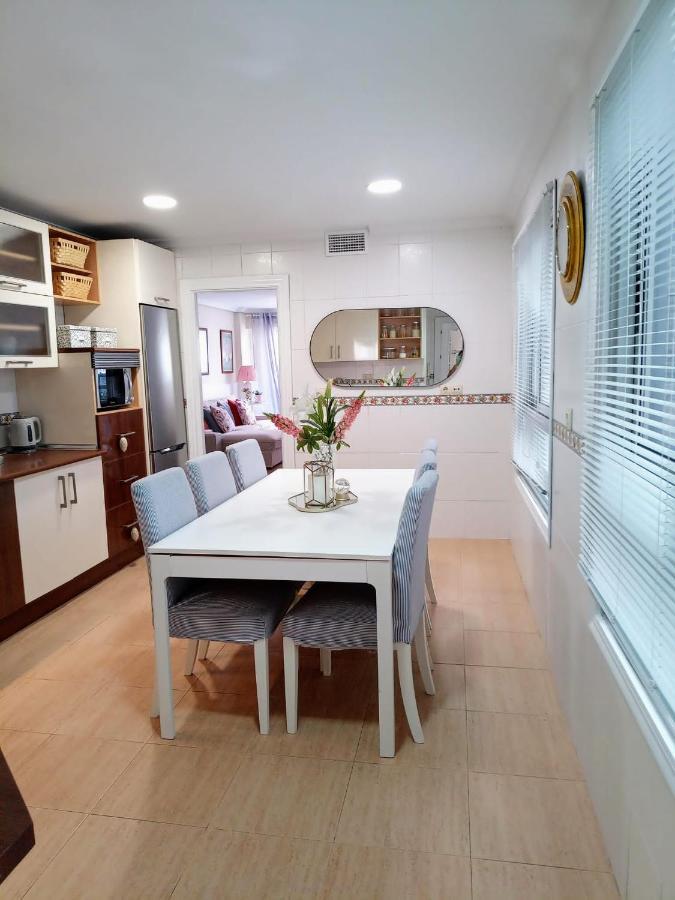 Espectacular Vivienda Junto A La Playa Y Paseo Maritimo En Алмерия Екстериор снимка