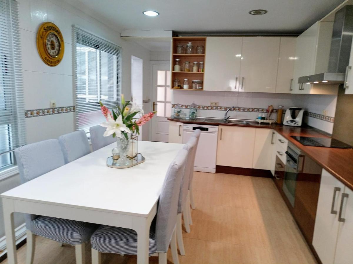 Espectacular Vivienda Junto A La Playa Y Paseo Maritimo En Алмерия Екстериор снимка