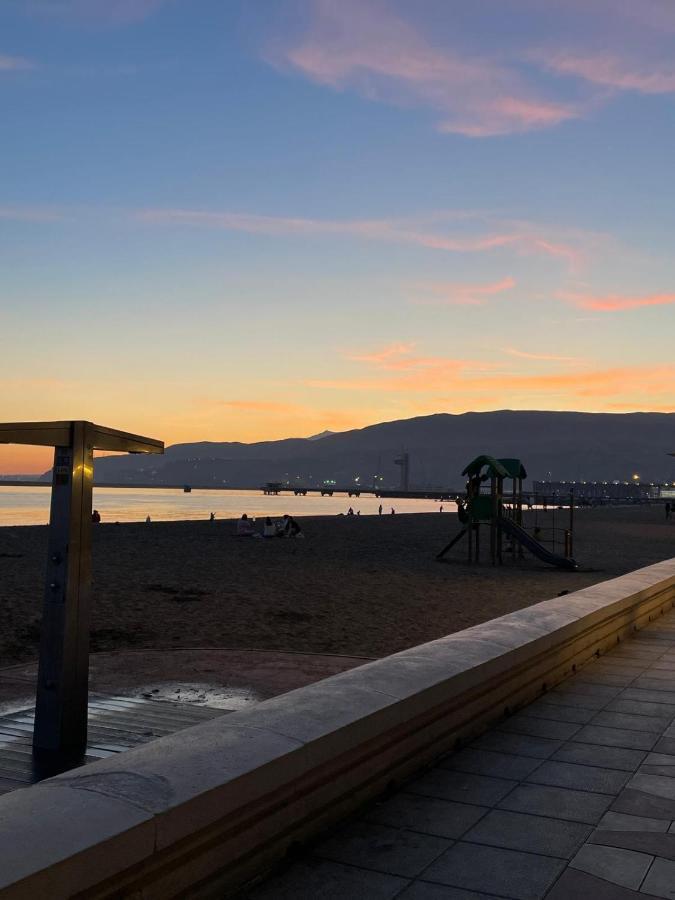 Espectacular Vivienda Junto A La Playa Y Paseo Maritimo En Алмерия Екстериор снимка