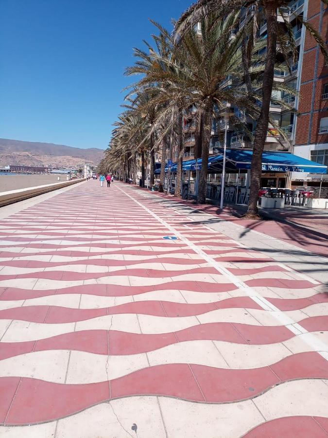 Espectacular Vivienda Junto A La Playa Y Paseo Maritimo En Алмерия Екстериор снимка